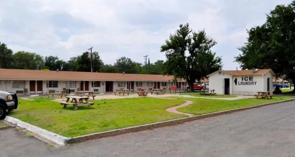 Andrews Motor Inn Main image